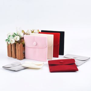 Sac cadeau en velours double face à clipser pour bijoux, écouteurs et parfums, avec logo personnalisé, emballage cadeau de fêtes, vente en gros - Product Image 5
