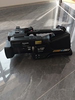 Caméscope professionnel Panasonic HC-MDH2 avec zoom optique 20x, fonction de vote par écran tactile, Full HD 1080p, fixation épaule