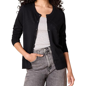 เสื้อผู้หญิงคอลเลคชั่นฤดูใบไม้ร่วงปี 2026 แบบกระดุมแถวเดียว สไตล์วินเทจ ตกแต่งผ้าแบบแพทช์เวิร์ค ดีไซน์กระดุมเก๋ไก๋ ผ้าทอลายริบบ์ ปกเสื้อแบบลา펠 - Product Image 1