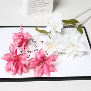 Fleurs de lys artificielles Lichao, 3 têtes, en tissu de soie, pour décoration de mariage, décoration de la maison, accessoires de photographie - Product Image 4