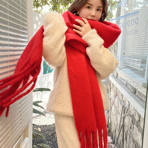 Khăn choàng lông màu đỏ đơn giản mới dành cho nữ trong mọi mùa là một chiếc khăn choàng ấm áp đa năng - Product Image 4