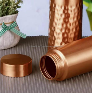 Botella de Agua de Cobre Puro de Alta Calidad - Vaso para Beber para Uso en Hoteles, Hogares y Cocinas, Revestimiento Anticorrosión, Apta para Viajes y Campamentos - Product Image 2