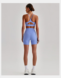 Conjunto Deportivo de 3 Piezas para Mujer, Top Deportivo con Cintura en V, Pantalones Cortos, Leggings, Espalda Descubierta, Conjunto de Yoga, Logotipo Personalizado, Fabricante OEM, Venta al Por Mayor - Product Image 5