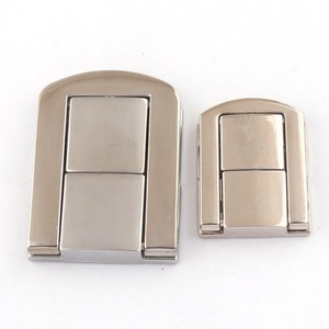 Fermoir à pression carré en alliage de zinc au design rétro de luxe, rivet en laiton, accessoires métalliques classiques pour boîte à bijoux et cadeaux - Product Image 1