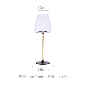 Ensemble de verres <span class=keywords><strong>à</strong></span> <span class=keywords><strong>vin</strong></span> <span class=keywords><strong>à</strong></span> <span class=keywords><strong>pied</strong></span> haut de gamme <span class=keywords><strong>à</strong></span> tige jaune <span class=keywords><strong>à</strong></span> fond concave de style de luxe pour un usage domestique <span class=keywords><strong>Verre</strong></span> <span class=keywords><strong>à</strong></span> cristal de grande valeur <span class=keywords><strong>Verre</strong></span> <span class=keywords><strong>à</strong></span> <span class=keywords><strong>vin</strong></span> de Bourgogne - Product Image 5