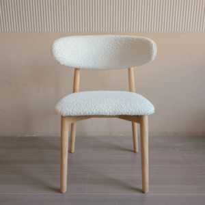 Vente en gros d'usine <span class=keywords><strong>chaise</strong></span> de salle à manger rembourrée <span class=keywords><strong>blanche</strong></span> en <span class=keywords><strong>bois</strong></span> massif au design moderne <span class=keywords><strong>scandinave</strong></span> <span class=keywords><strong>chaise</strong></span> d'extérieur <span class=keywords><strong>chaise</strong></span> de salon - Product Image 1