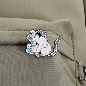 Broche en émail pour souris, pour passionnés de sciences, mignonne, représentant un chercheur en laboratoire, un rongeur avec une fiole, humour geek, vente en gros - Product Image 3