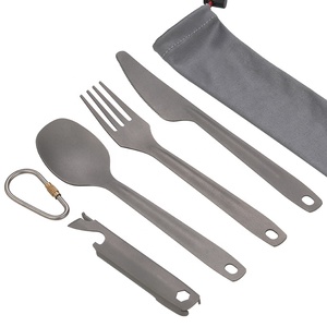 <span class=keywords><strong>Set</strong></span> di posate in titanio, coltello, forchetta, cucchiaio, apribottiglie, <span class=keywords><strong>4</strong></span> pezzi, <span class=keywords><strong>set</strong></span> di posate da campeggio leggero e pratico - Product Image 2