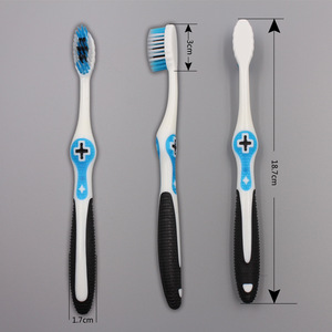 Cepillo de Dientes Manual para Adultos MC760 con Cabezal Pequeño Personalizado, Cerdas Suaves, Mango Antideslizante y Diseño Ergonómico - Product Image 2