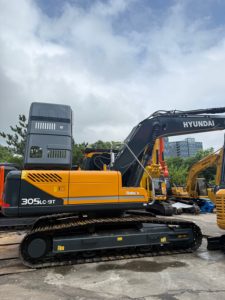 Excavatrice sur chenilles Hyundai 305LC-9T d'occasion en bon état, machine de 30 tonnes pour projets d'infrastructure - Product Image 3