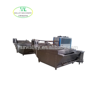 Het Aanpassen Van De Fruitgroentenriem Type Ijswaterkoelmachine Motorpomp Lager Roestvrij Staal 304 500-1000 Kg/u Capaciteit