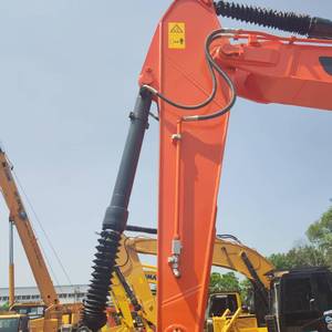 รถขุดตีนตะขาบ Doosan Dx225 มือสอง กำลัง 93 กิโลวัตต์ ความจุบุ้งกี๋ 1.05 ลูกบาศก์เมตร น้ำหนักใช้งาน 21300 กิโลกรัม น้ำหนักเครื่อง 22000 กิโลกรัม มอเตอร์ - Product Image 4