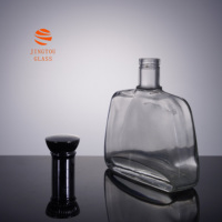 Bouteille de vin en verre large et plate de 700 ml, idéale pour l'emballage de brandy, cognac et spiritueux haut de gamme en cadeau