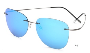 نظارات شمسية جديدة لعام <span class=keywords><strong>2026</strong></span> خفيفة الوزن بدون إطار مع عدسات مستقطبة UV400 وذراعين رفيعين من التيتانيوم جاهزة للاستخدام - Product Image 4