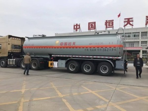 Semi-remorque citerne à huile résistante à la corrosion, trois essieux, pour produits chimiques liquides, capacité 35 000 L, pour hydroxyde d'ammonium corrosif, à vendre - Product Image 3