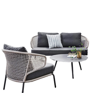 Conjunto de Sofás de Ratán Contemporáneo para Exteriores con Cojines Grises y Diseño Impermeable para Jardín, Estructura de Aluminio - Milán - Product Image 1