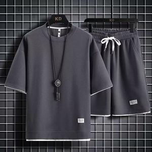 Set estivo da <span class=keywords><strong>uomo</strong></span> di moda all'ingrosso <span class=keywords><strong>abbigliamento</strong></span> estivo solido e traspirante Set <span class=keywords><strong>taglie</strong></span> <span class=keywords><strong>forti</strong></span> da <span class=keywords><strong>uomo</strong></span> t Shirt e Shorts Set da <span class=keywords><strong>uomo</strong></span> - Product Image 1