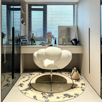 Tabouret de vanité pivotant crème, revêtement en PU premium aspect cachemire, détails cloutés Berry, design contemporain, pour restaurant