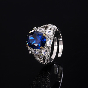 Bague en zircon rubis taille ovale, laiton plaqué bicolore, bague de luxe ajustable pour femme - Product Image 4