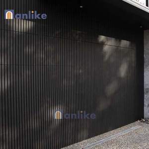 <span class=keywords><strong>Prix</strong></span> <span class=keywords><strong>de</strong></span> gros Villa <span class=keywords><strong>de</strong></span> luxe encastrée Batten moderne Grille moteur automatique Porte <span class=keywords><strong>de</strong></span> <span class=keywords><strong>garage</strong></span> en aluminium noir pour la maison - Product Image 6