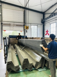 Pile de feuilles en plastique PVC écologique haute résistance résistante aux intempéries pour la protection des berges et la construction verte - Product Image 3