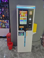 Kiosque d'échange de jetons et de cartes, distribution automatisée, haute précision, réduction des erreurs du personnel, avec plusieurs langues, pour les lieux de divertissement