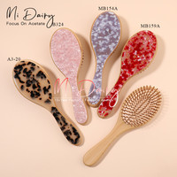 MiDairy BROSSE ET PEIGNE À CHEVEUX LOGO PERSONNALISÉ en Bambou Naturel, Coussin d'Air en Bois, Accessoires en Acétate, Brosse à Cheveux Douce en Poils de Chèvre, Personnalisable