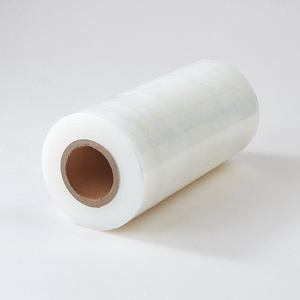 PE Cling <span class=keywords><strong>Film</strong></span> Embalaje Máquina personalizada Uso manual 23mic 2500m Jumbo Roll Pallet Stretch Wrap <span class=keywords><strong>Film</strong></span> Plásticos Película de envoltura extensible - Product Image 4