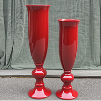 086 Grand Vase à Fleurs sur Pied Rouge, Sculpture, Jardinière, Installation Artistique Publique, Pot de Fleurs, Fabricant d'Artisanat en Résine