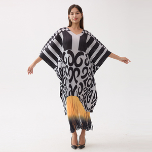 Nuovo Arrivo Miyake Pleats: Abito da Festa con Scollo a V e Stampa a Frange per <span class=keywords><strong>Donna</strong></span>, <span class=keywords><strong>Taglie</strong></span> <span class=keywords><strong>Grandi</strong></span> - Product Image 3