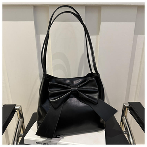 Bolsos de mujer hermosos, bolso tote de gran capacidad para mujer de alta calidad, nuevo bolso de hombro versátil con forro de PU a la moda. - Product Image 2