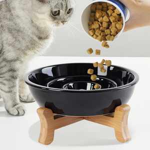 Bol de nourriture pour chien antidérapant Bols surélevés pour chat pour manger lentement Mangeoire lente en céramique pour animaux de compagnie avec support en bois - Product Image 4