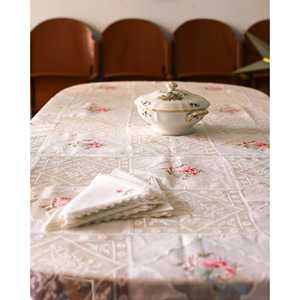 Mantel de Organza Europeo con Bordado de Flores y Servilletas con Volantes para Bodas, Eventos, Hoteles y Uso Diario - Product Image 5