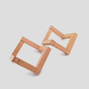 Base de lámpara de madera con soporte para luna, diseño desmontable de madera maciza para uso como luz nocturna - Product Image 1