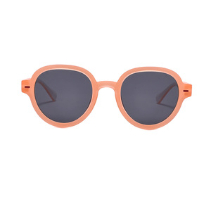 <span class=keywords><strong>Gafas</strong></span> de Sol Polarizadas con Marco de TPE Suave <span class=keywords><strong>para</strong></span> Bebés de <span class=keywords><strong>6</strong></span> a 36 <span class=keywords><strong>Meses</strong></span>, Ligeras, Resistentes a Impactos, Seguras y Cómodas <span class=keywords><strong>para</strong></span> Uso en Exteriores - Product Image 5