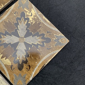 Carrelage décoratif plaqué or de style européen rétro, carrelage en céramique floral vieilli pour accent mural intérieur - Product Image 6