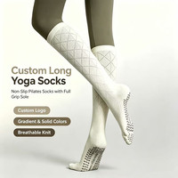 Chaussettes de yoga personnalisées pour femmes, hauteur genou, à cinq doigts, tricot respirant en forme de losange, chaussettes de Pilates antidérapantes en silicone à semelle intégrale brevetée