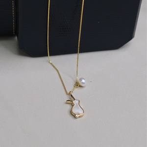 Collar con Colgante de Perla de Agua Dulce con Diseño de Conejo y Luna Wenchi, Cadena de Oro de 14K para Clavícula, Colgantes y Dijes de Moda Únicos y Personalizados - Product Image 4
