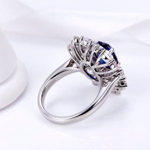 Anillo de Compromiso y Alianza de Plata S925 con Zafiro Azul Real Ovalado Creado en Laboratorio MSR-950 de Messi Jewelry, Anillo Clásico con Diamantes para Regalo - Product Image 5