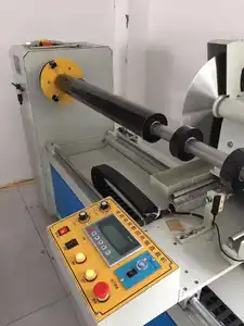 Kledingstuk Workshop Proces Automatische Stof Roll Snijden Stof Roll Strip Snijmachine