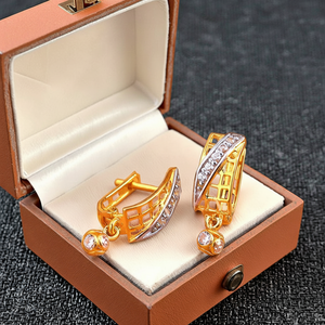 Boucles d'oreilles fantaisie Bali en or 18 carats pour femmes Design traditionnel et élégant - Product Image 1