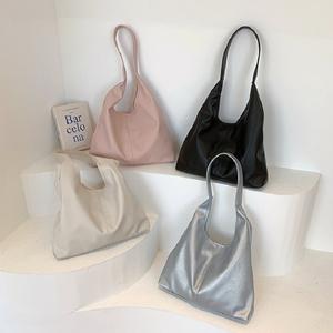 THK nouveau style de sacs à bandoulière en cuir PU sac seau à bandoulière simple de grande capacité pour femmes - Product Image 1