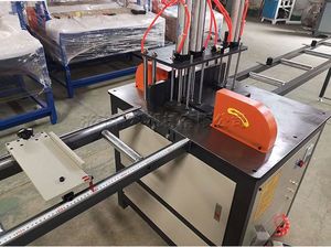 Machine de découpe de cadres photo en aluminium Machine de découpe de matériaux pour rideaux à 90 degrés - Product Image 4