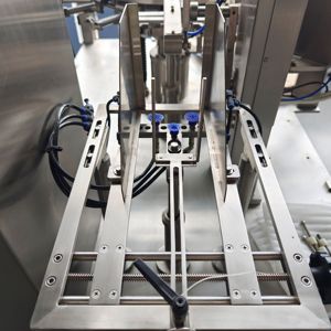 Eight-station Litter <b>Packaging</b> <b>Machine</b> Equipped With a Coding and Dust Removal System <b>Packaging</b> <b>Machine</b> - Product Image 2