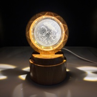 Lampe de chevet rotative USB en forme de boule de cristal 3D gravée au laser, avec base en plastique LED et effet glace craquelée, lumière chaude pour la maison