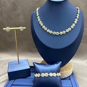 Set di Gioielli di Lusso Serie Angel di Zhixuan con Zirconi Rotondi, Include Collana, Bracciale e <span class=keywords><strong>Orecchini</strong></span> con Scatola, Ideale per Feste - Product Image 5