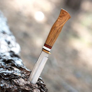 Couteau de chasse à motif laser Damas EDC OEM, ambidextre, durable, dentelé, léger, avec étui en cuir Green Hills - Product Image 4