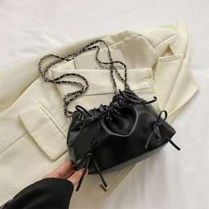 Bolso de hombro tipo cubo con cordón y diseño de lazo - Product Image 6