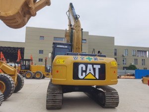 รถขุดตีนตะขาบ CAT 320D ปรับสภาพใหม่ พร้อมใช้งาน ชั่วโมงการทำงานต่ำ สีเดิมจากโรงงาน มีสินค้าในสต็อก อะไหล่แท้จากโรงงาน - Product Image 5