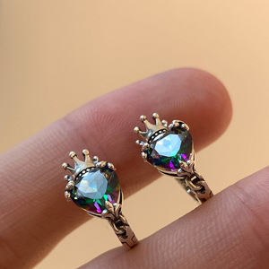 Orecchini a polsino vintage a forma di cuore con corona per donna, orecchini alla moda colorati per uso quotidiano, gioielli da festa, all'ingrosso - Product Image 2
